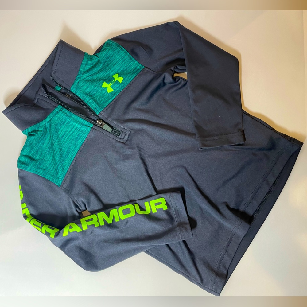Under Armour kids half zip wicking shirt